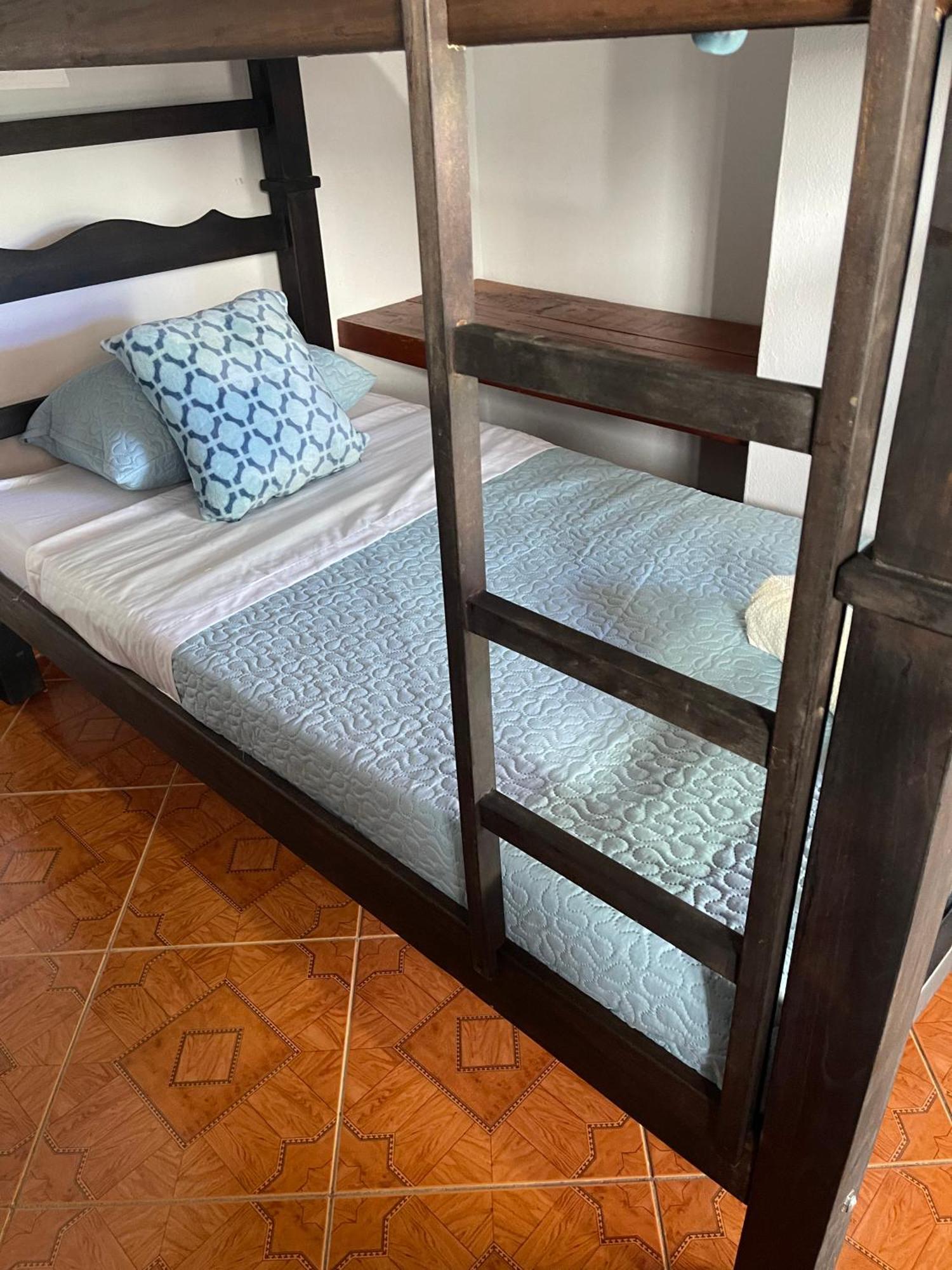Hostel La Hormiga บาริชารา ภายนอก รูปภาพ