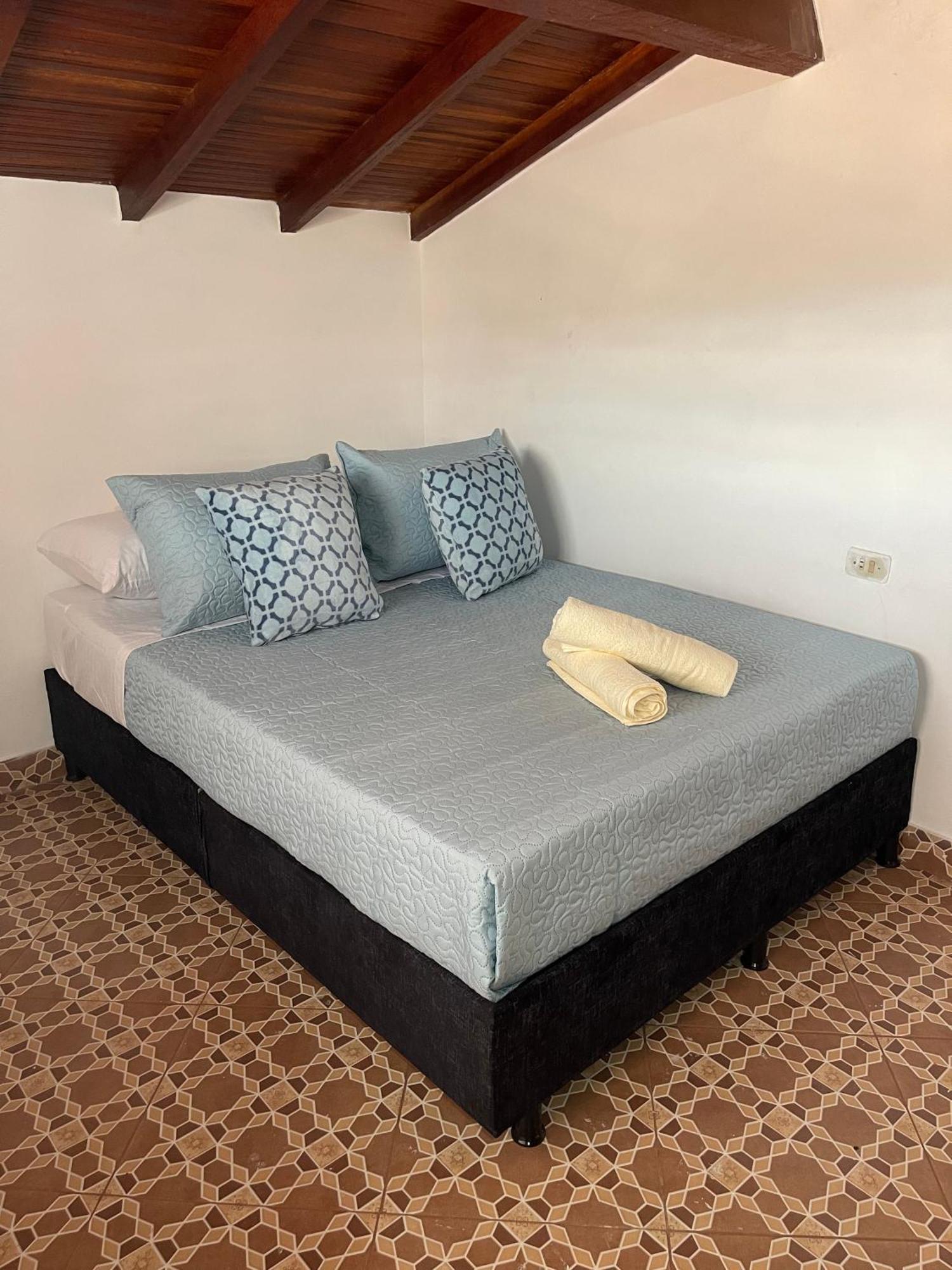 Hostel La Hormiga บาริชารา ภายนอก รูปภาพ