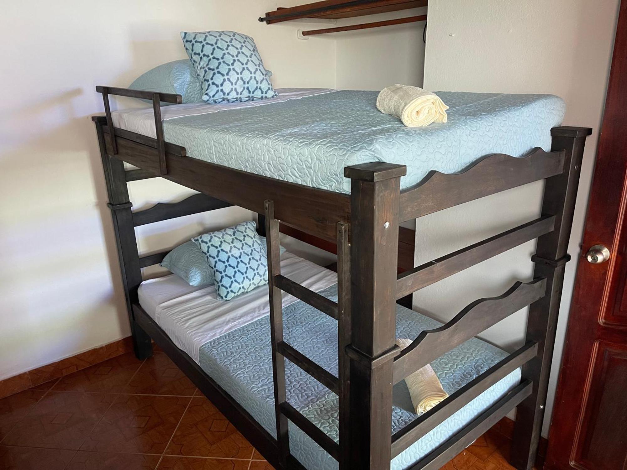 Hostel La Hormiga บาริชารา ภายนอก รูปภาพ