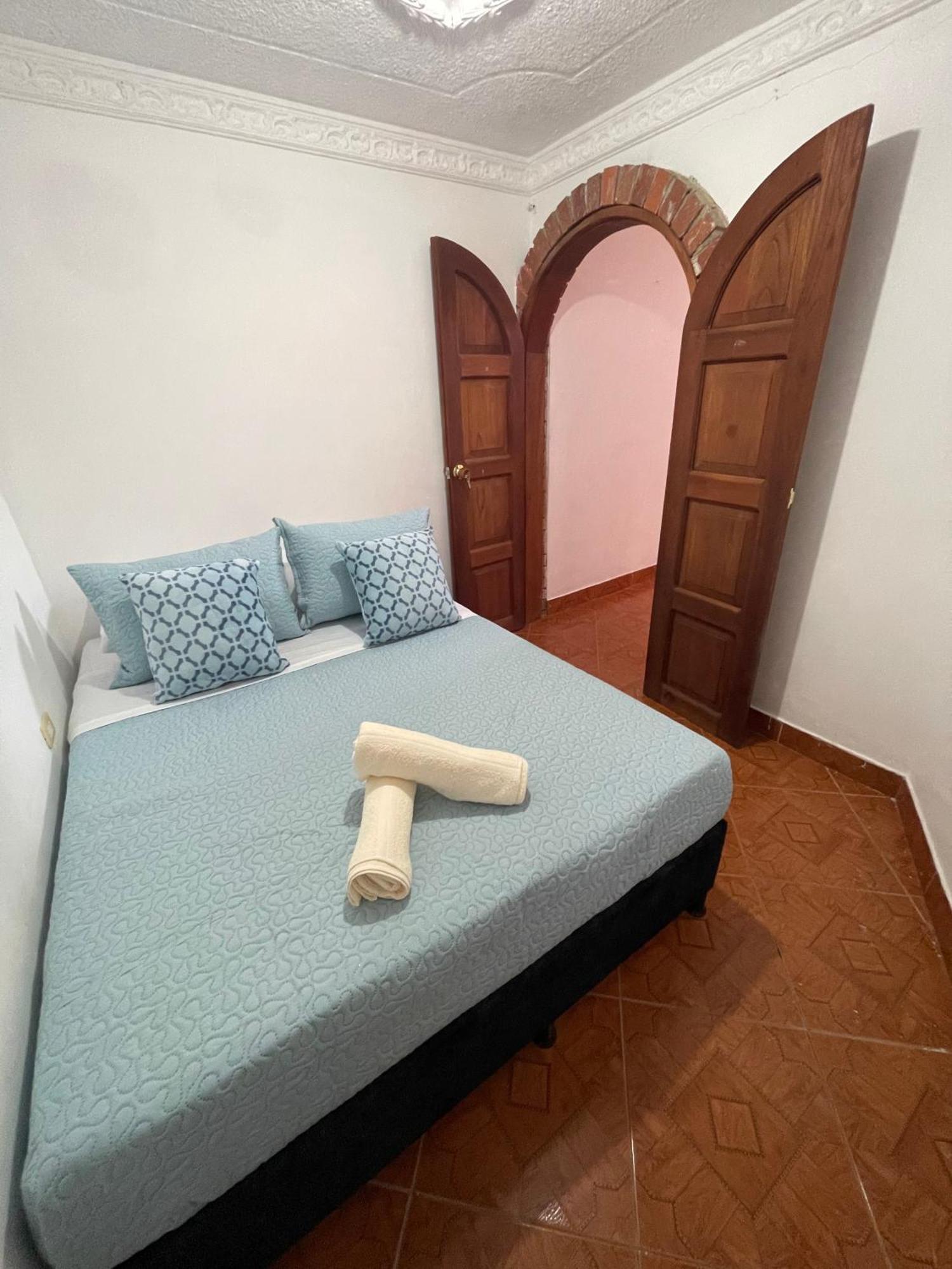 Hostel La Hormiga บาริชารา ภายนอก รูปภาพ