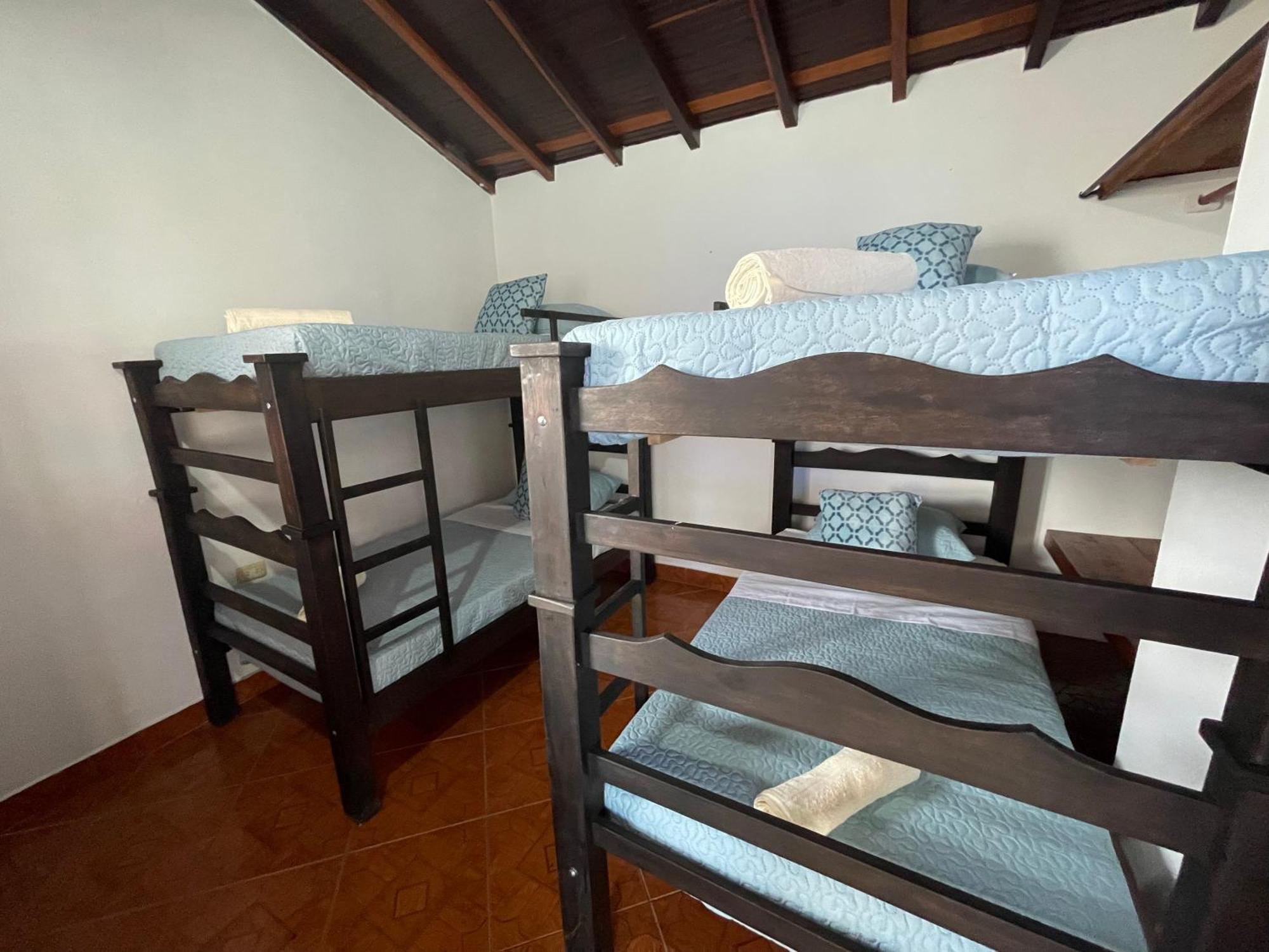 Hostel La Hormiga บาริชารา ภายนอก รูปภาพ