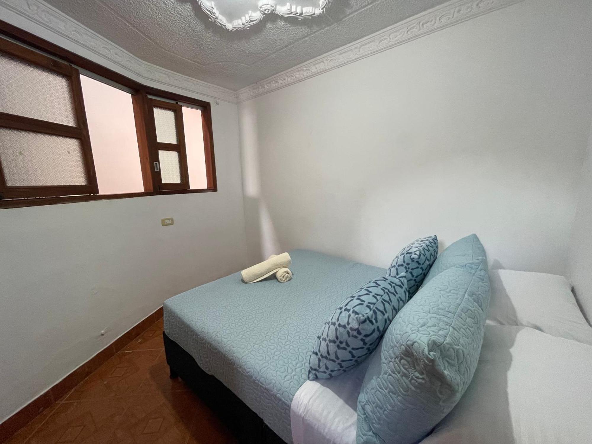 Hostel La Hormiga บาริชารา ภายนอก รูปภาพ