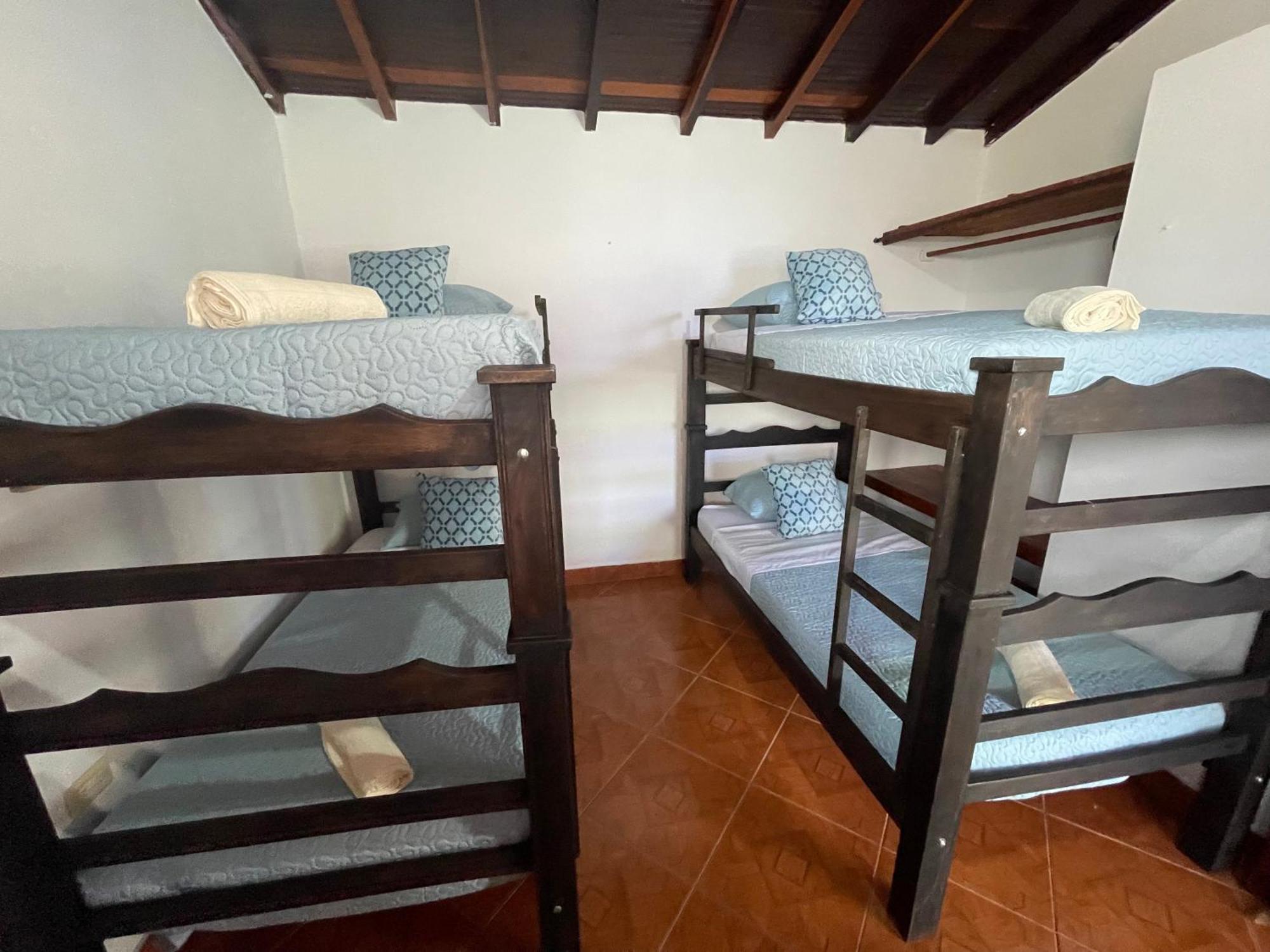 Hostel La Hormiga บาริชารา ภายนอก รูปภาพ