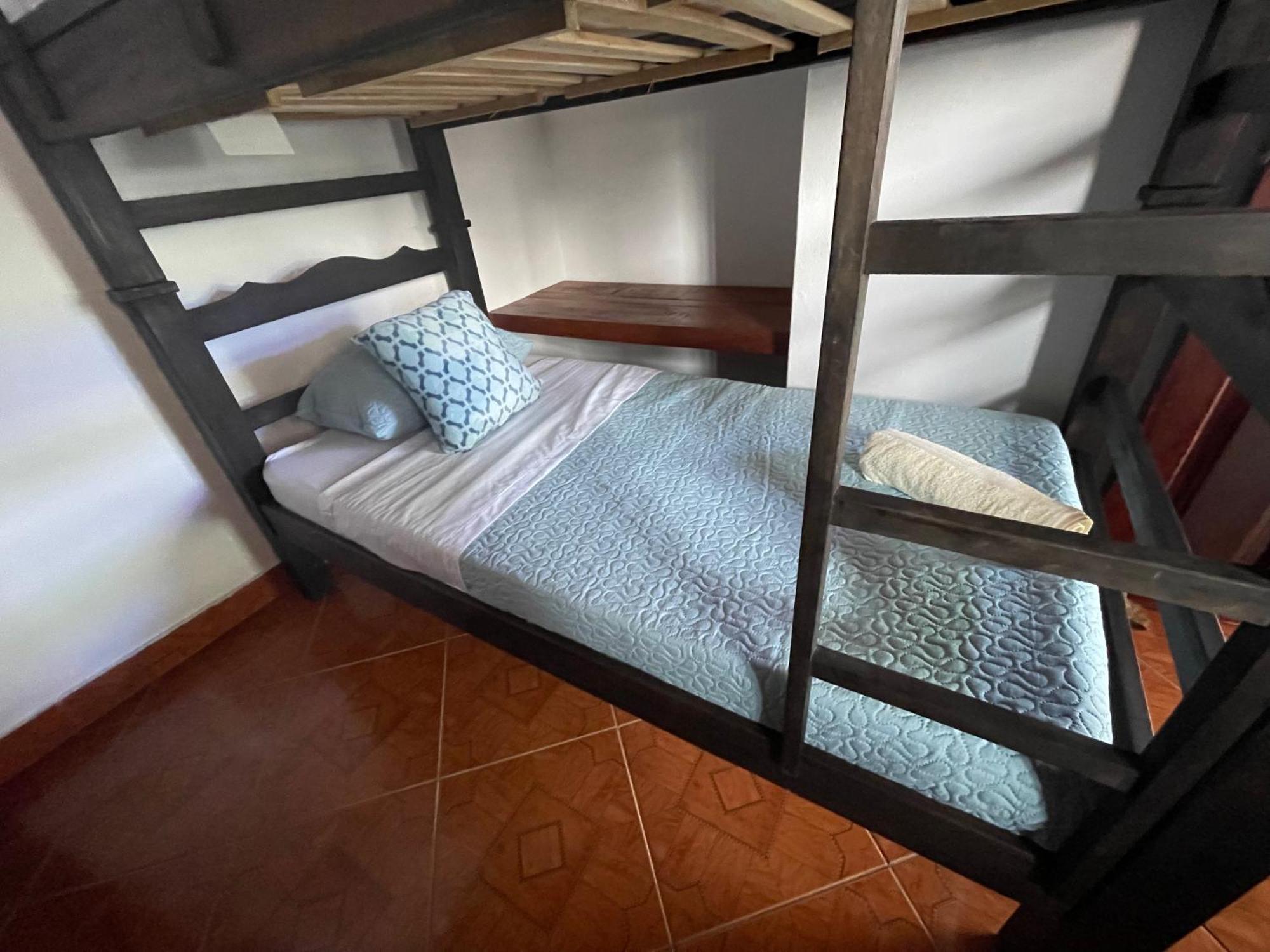 Hostel La Hormiga บาริชารา ภายนอก รูปภาพ