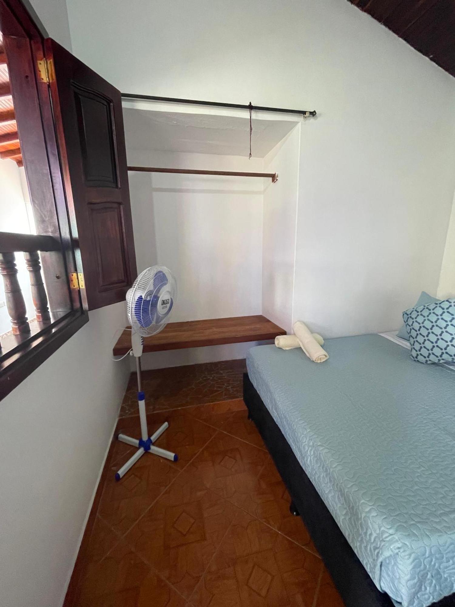 Hostel La Hormiga บาริชารา ภายนอก รูปภาพ