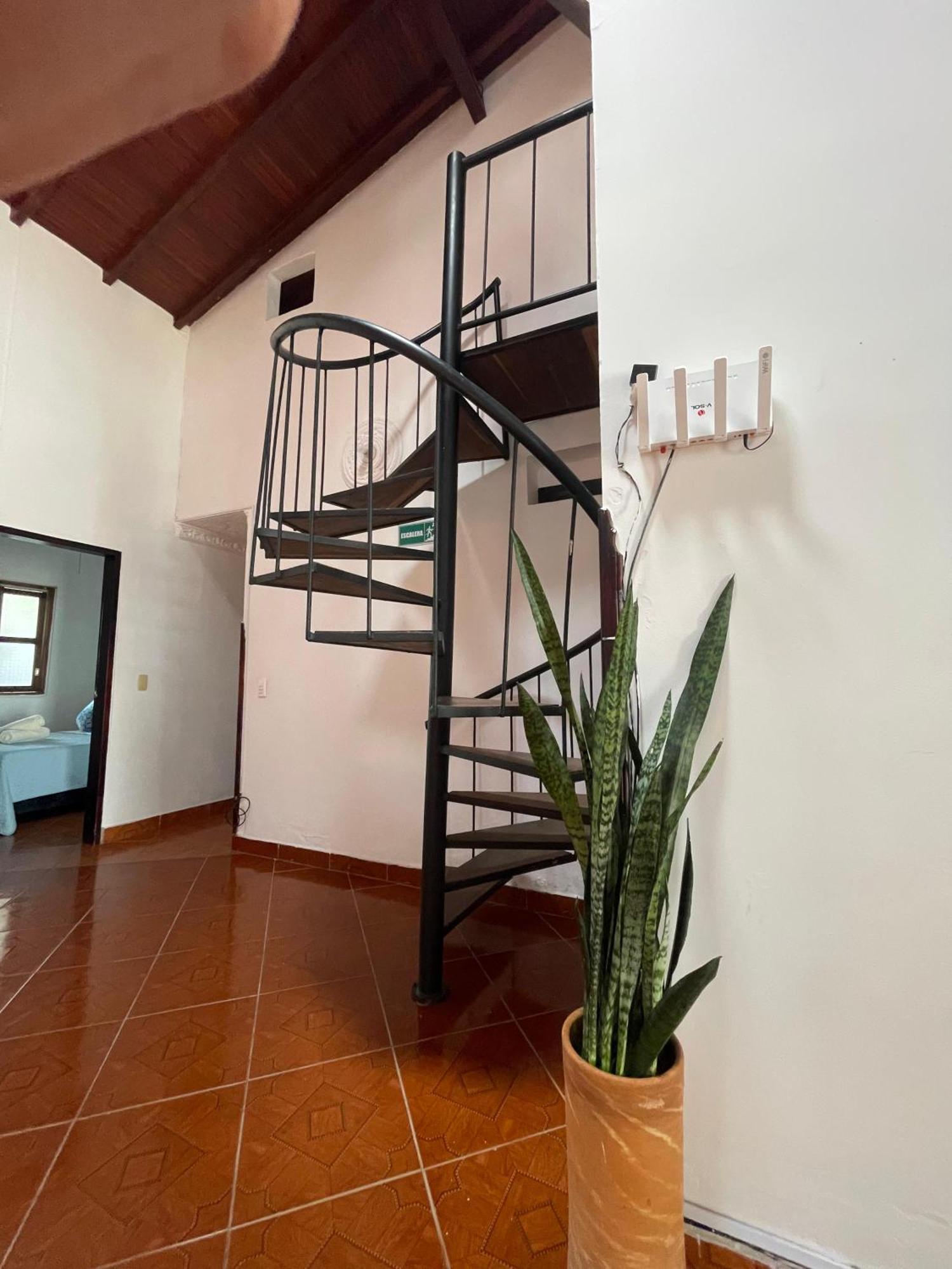 Hostel La Hormiga บาริชารา ภายนอก รูปภาพ