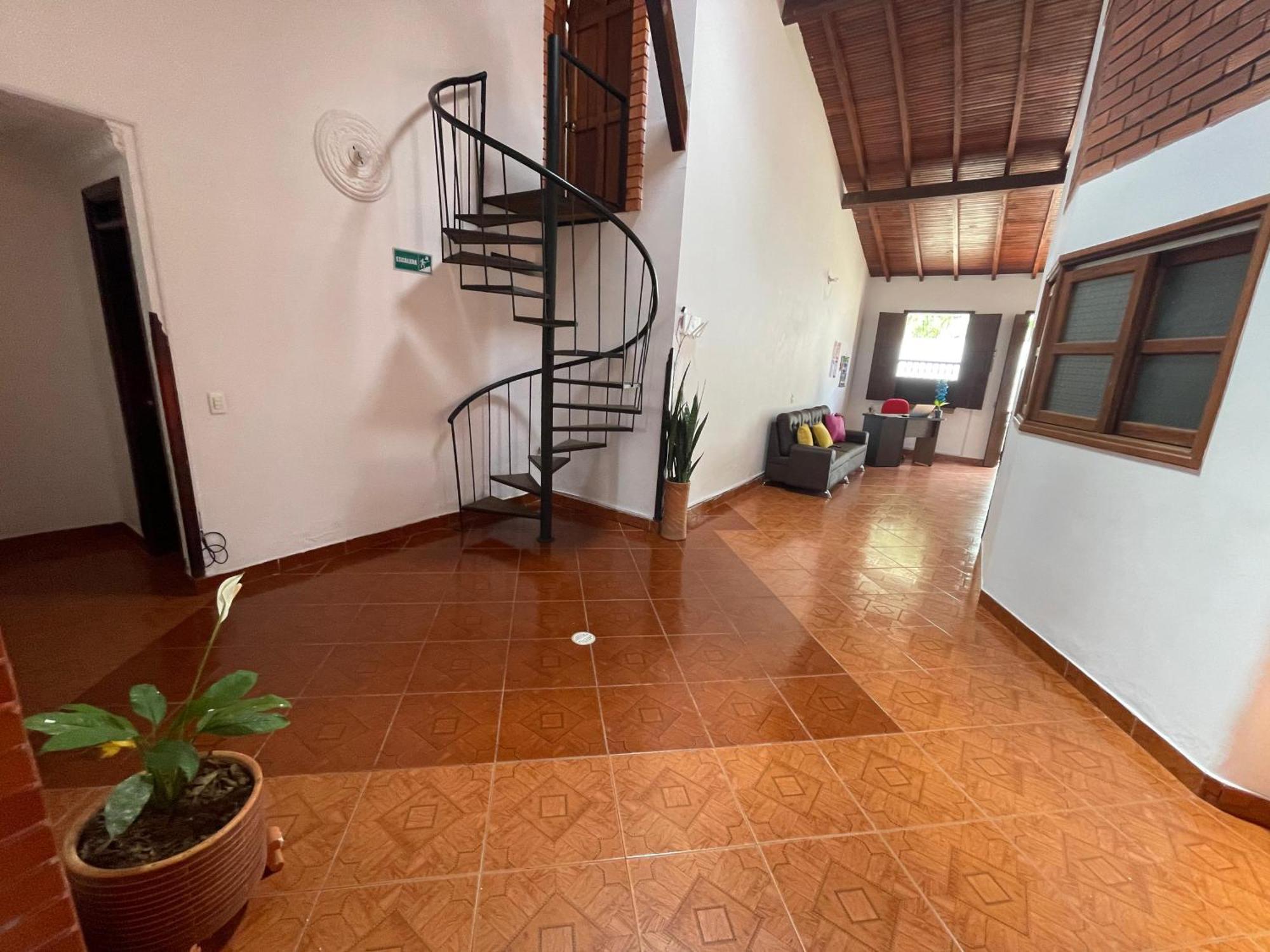 Hostel La Hormiga บาริชารา ภายนอก รูปภาพ